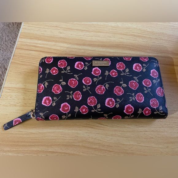 kate spade Handbags - Kate spade ♠️ wallet